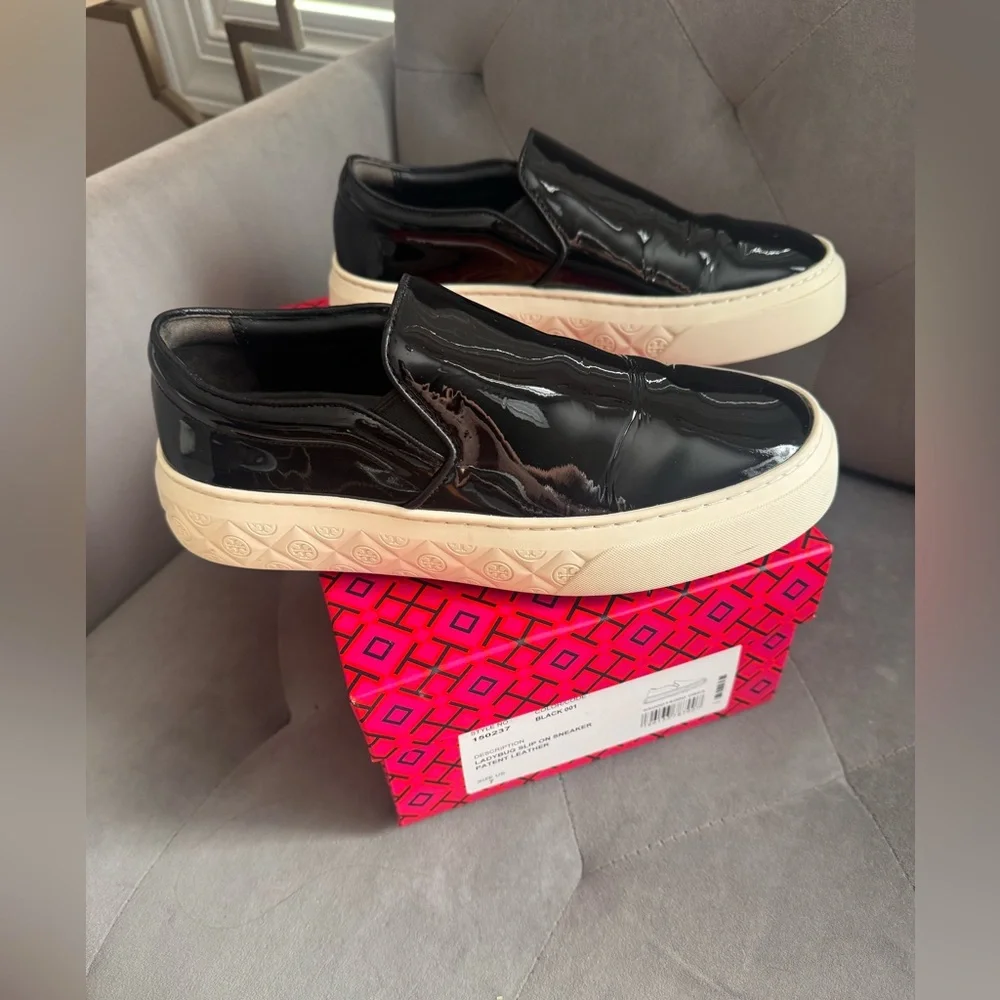 Tory Burch Lady Bug Black patent leather Slip-On size 7 with shoe bag and box
